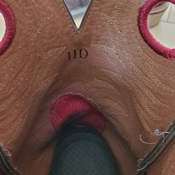 Ariat boots - Picture 2 of 3